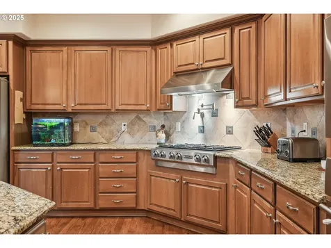 8085 SW Laurelwood Court Portland OR 97225