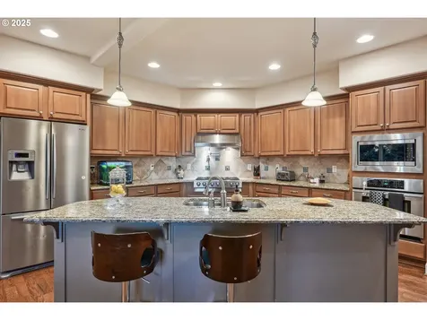 8085 SW Laurelwood Court Portland OR 97225