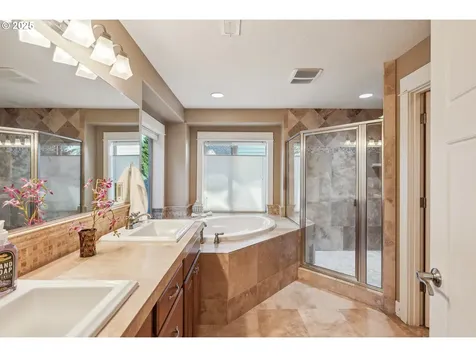 8085 SW Laurelwood Court Portland OR 97225