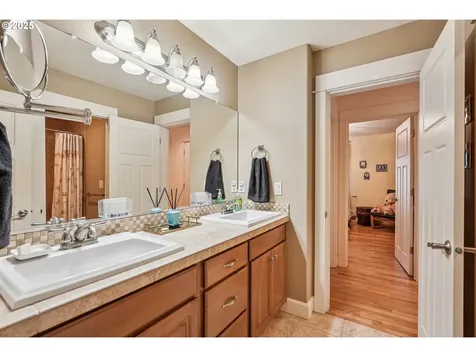 8085 SW Laurelwood Court Portland OR 97225