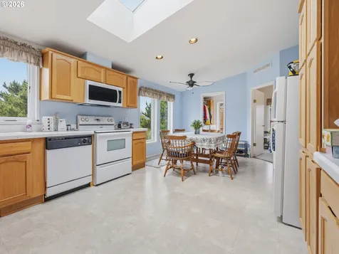 109 NW Sunset Way Waldport OR 97394