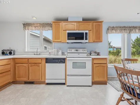 109 NW Sunset Way Waldport OR 97394