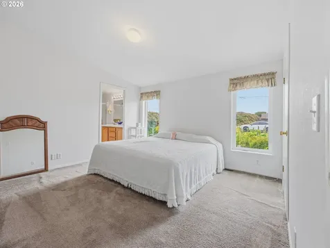 109 NW Sunset Way Waldport OR 97394