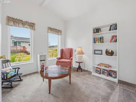 109 NW Sunset Way Waldport OR 97394