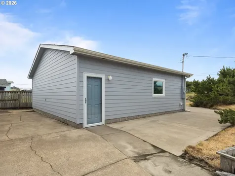109 NW Sunset Way Waldport OR 97394