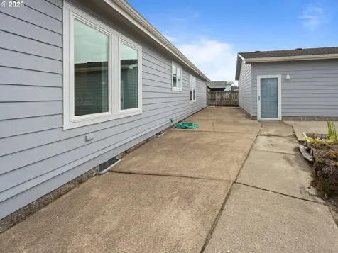 109 NW Sunset Way Waldport OR 97394