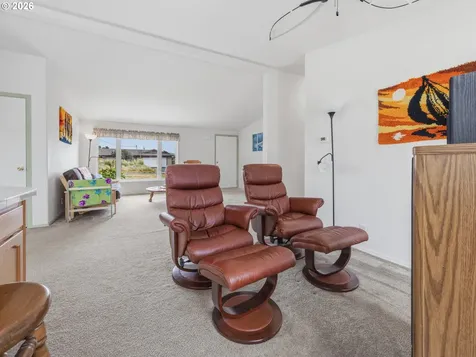 109 NW Sunset Way Waldport OR 97394
