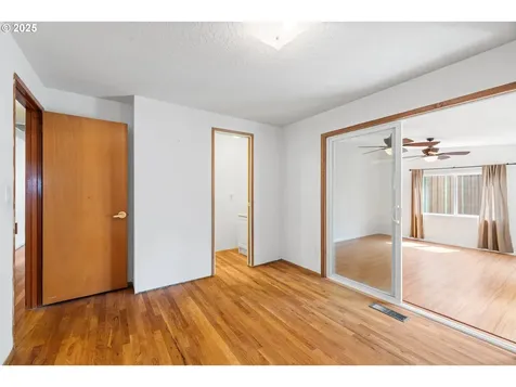 1427 Walton Way Woodburn OR 97071