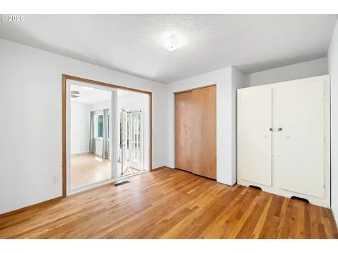 1427 Walton Way Woodburn OR 97071