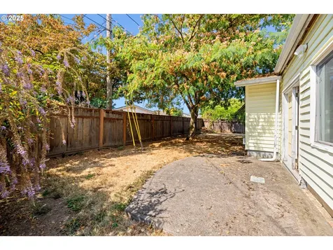 1427 Walton Way Woodburn OR 97071