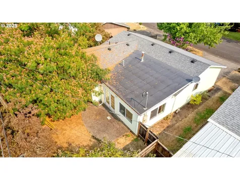 1427 Walton Way Woodburn OR 97071