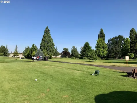 1427 Walton Way Woodburn OR 97071