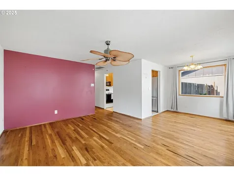 1427 Walton Way Woodburn OR 97071