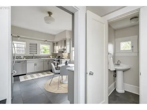 5905 N Wilbur Avenue Portland OR 97217