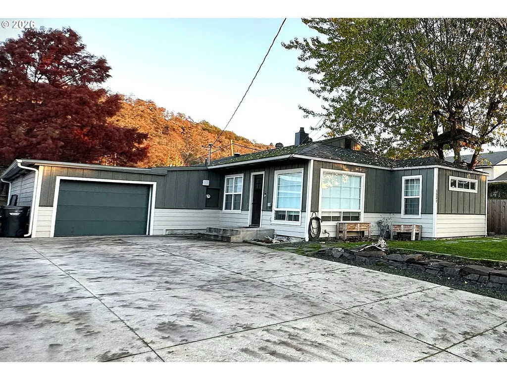 1521 NE Morris Street Roseburg OR 97470