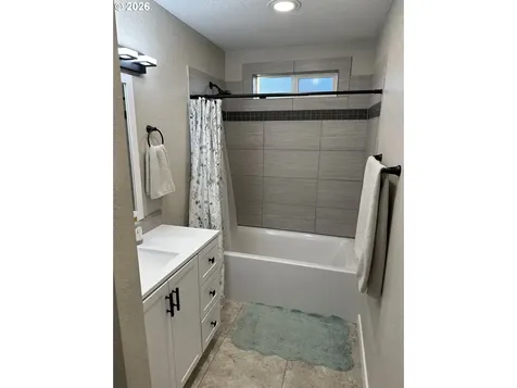1521 NE Morris Street Roseburg OR 97470