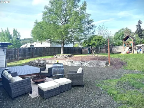 1521 NE Morris Street Roseburg OR 97470