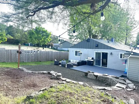 1521 NE Morris Street Roseburg OR 97470