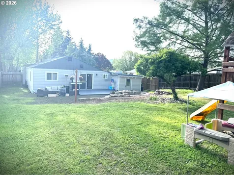 1521 NE Morris Street Roseburg OR 97470