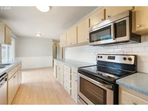 15721 SE Mill Street Portland OR 97233