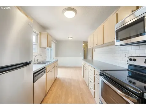 15721 SE Mill Street Portland OR 97233