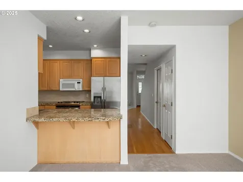 236 S Sweeney Street Portland OR 97239