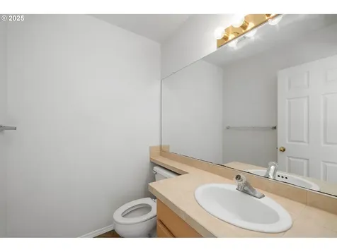 236 S Sweeney Street Portland OR 97239