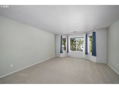 236 S Sweeney Street Portland OR 97239