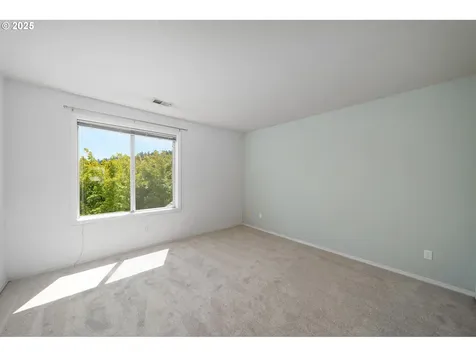 236 S Sweeney Street Portland OR 97239