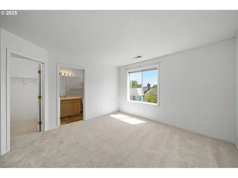 236 S Sweeney Street Portland OR 97239
