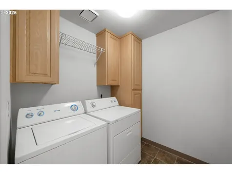 236 S Sweeney Street Portland OR 97239