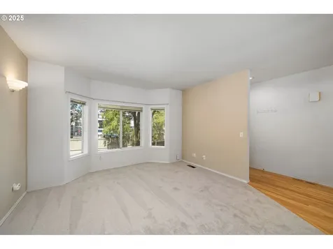 236 S Sweeney Street Portland OR 97239