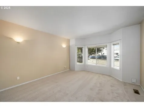 236 S Sweeney Street Portland OR 97239