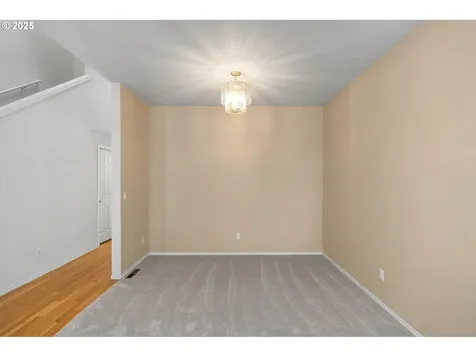 236 S Sweeney Street Portland OR 97239
