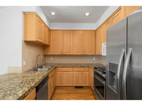 236 S Sweeney Street Portland OR 97239
