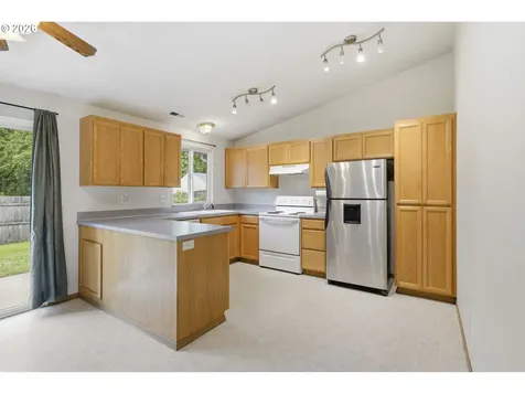 1077 S 10th Street Lebanon OR 97355