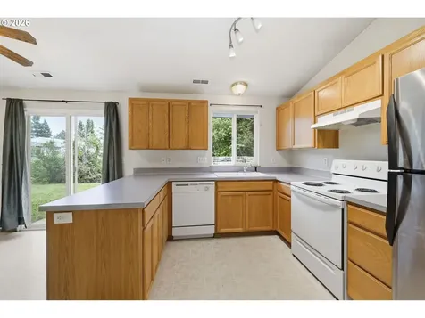1077 S 10th Street Lebanon OR 97355