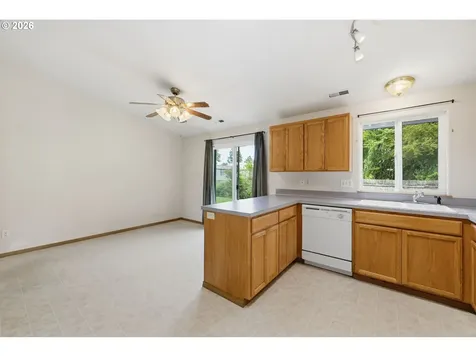 1077 S 10th Street Lebanon OR 97355