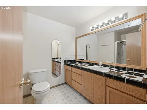 1077 S 10th Street Lebanon OR 97355