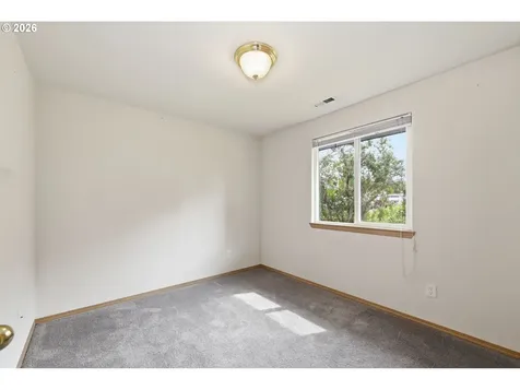 1077 S 10th Street Lebanon OR 97355