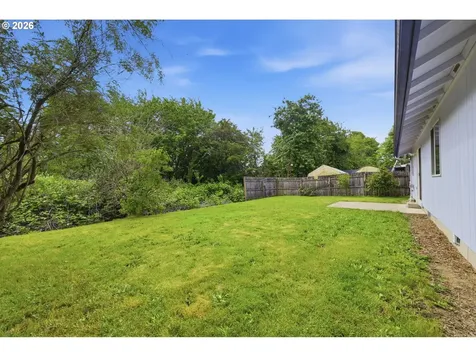 1077 S 10th Street Lebanon OR 97355