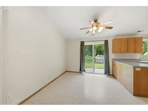 1077 S 10th Street Lebanon OR 97355