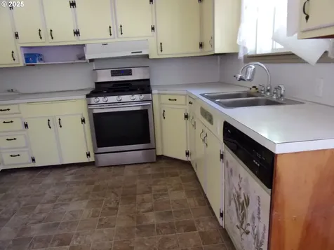 177 Esther Court Myrtle Creek OR 97457
