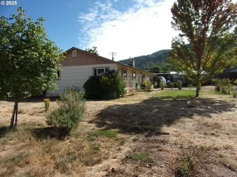 177 Esther Court Myrtle Creek OR 97457