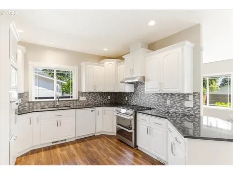 3988 New Carissa Lane NE Salem OR 97305