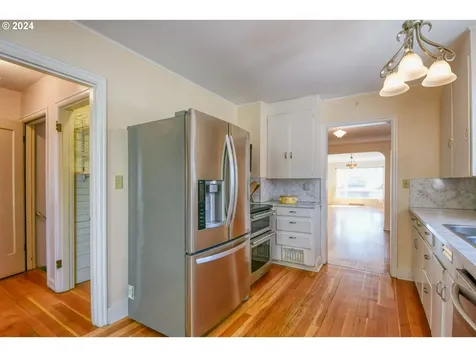 215 NW Despain Avenue Pendleton OR 97801