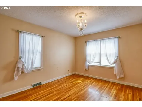 215 NW Despain Avenue Pendleton OR 97801