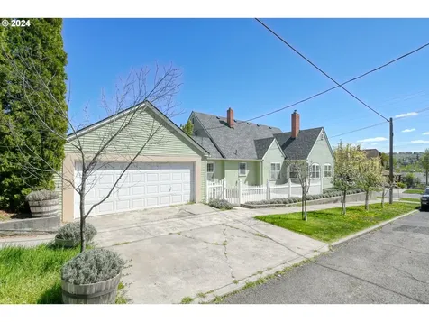 215 NW Despain Avenue Pendleton OR 97801