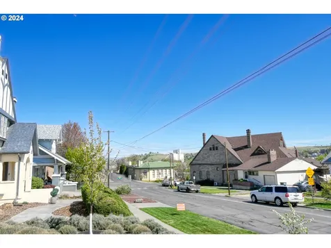 215 NW Despain Avenue Pendleton OR 97801