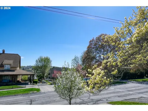 215 NW Despain Avenue Pendleton OR 97801